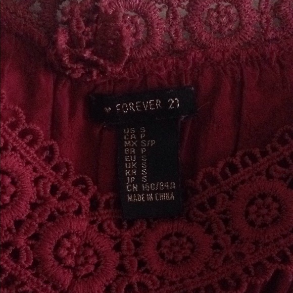 Off-The-Shoulder Blouse - Picture 3 of 8